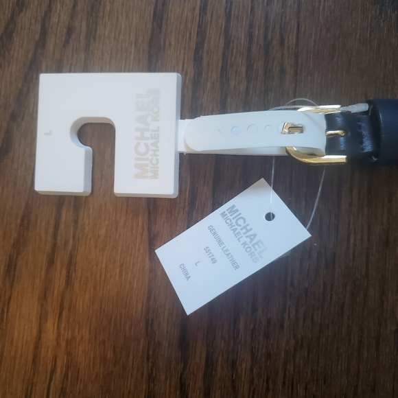 Michael Kors Logo Belt bag New with tags - Picture 3 of 4